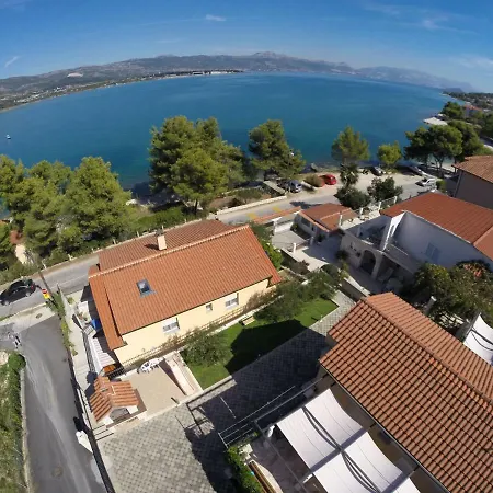 Viki Апартаменты Трогир