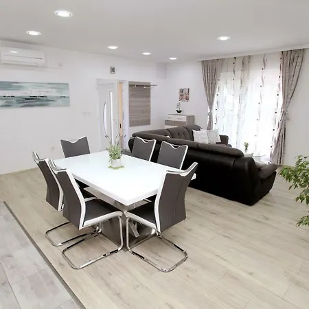 Апартаменты Viki