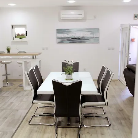 Apartament Viki *