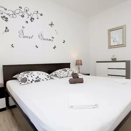 Viki * Trogir